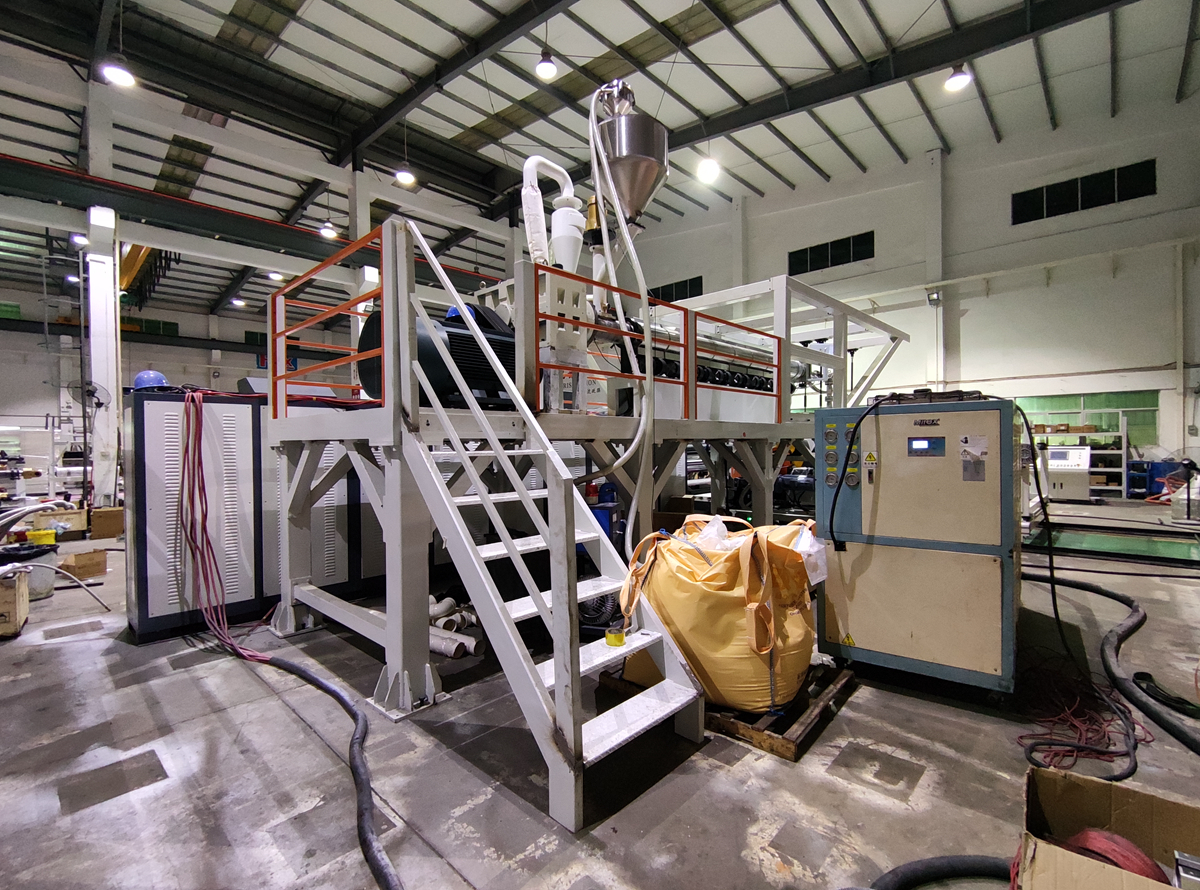 Ligne d'extrusion de film coul&eacute;