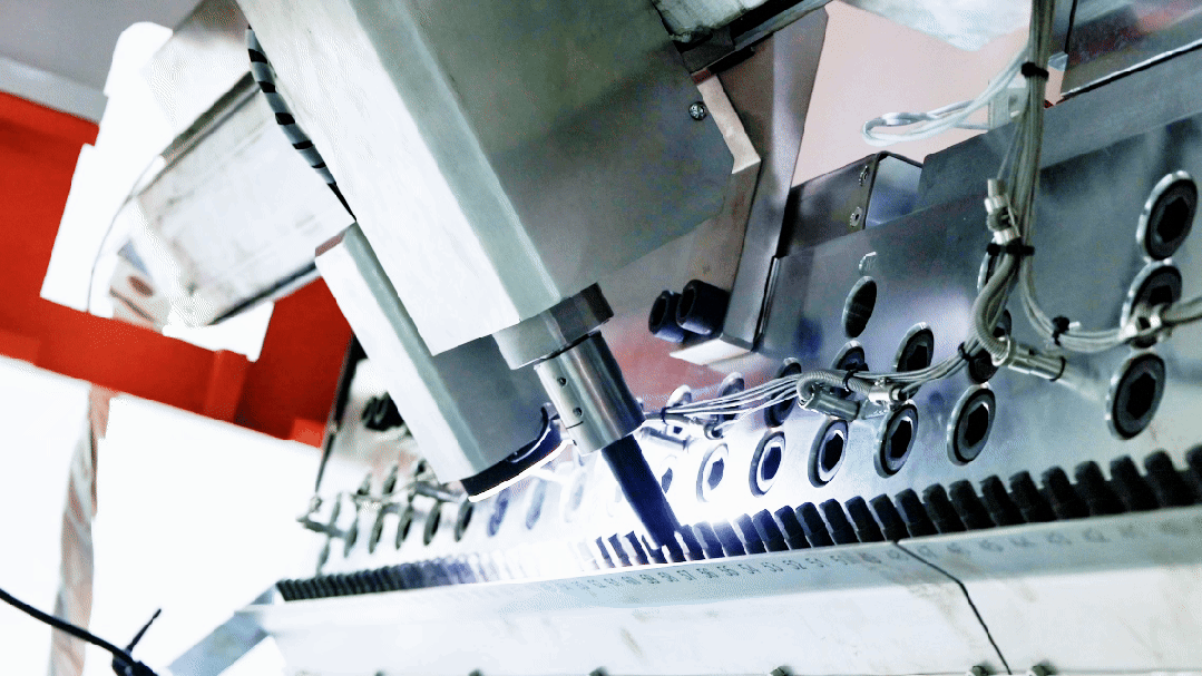 PE film rewinding machine